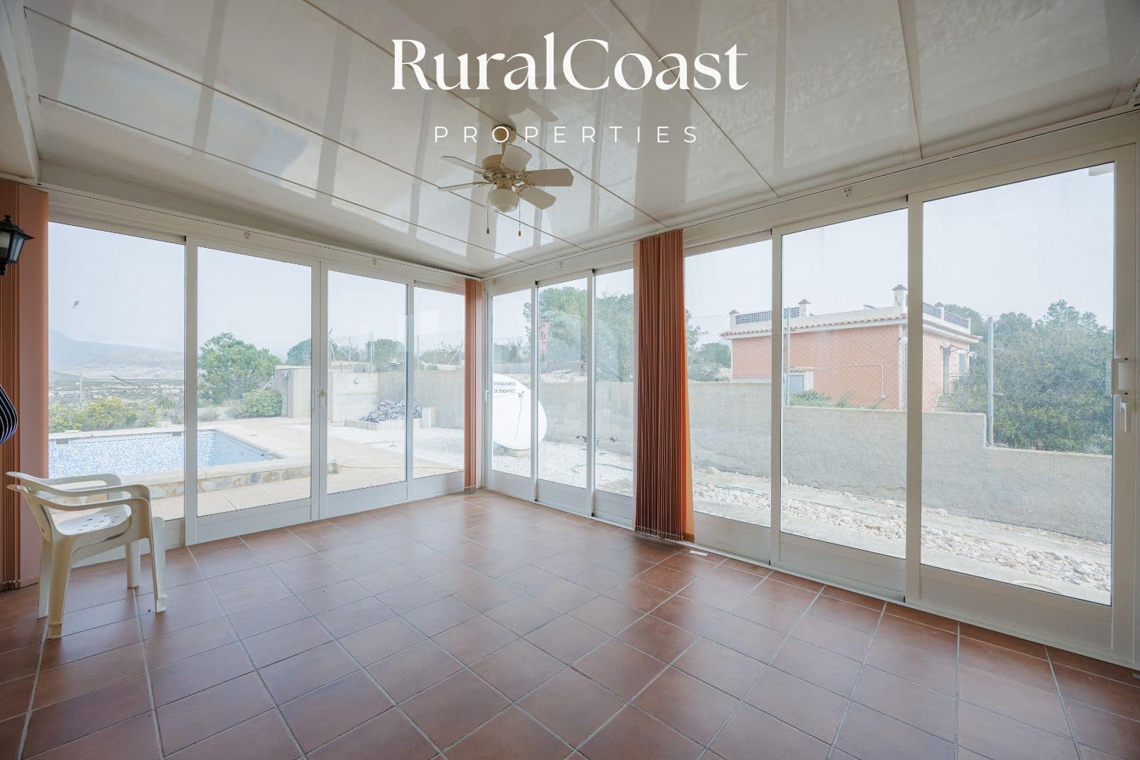 3 sovrum Villa till salu i Busot med pool garage - 295 000 € (Ref: 9646336)