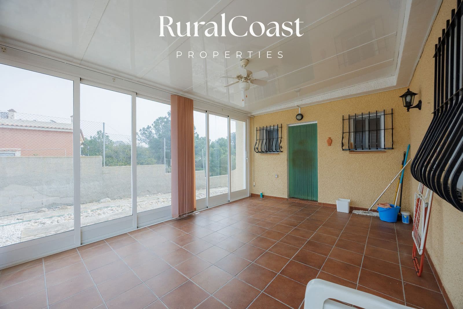 3 sovrum Villa till salu i Busot med pool garage - 295 000 € (Ref: 9646336)