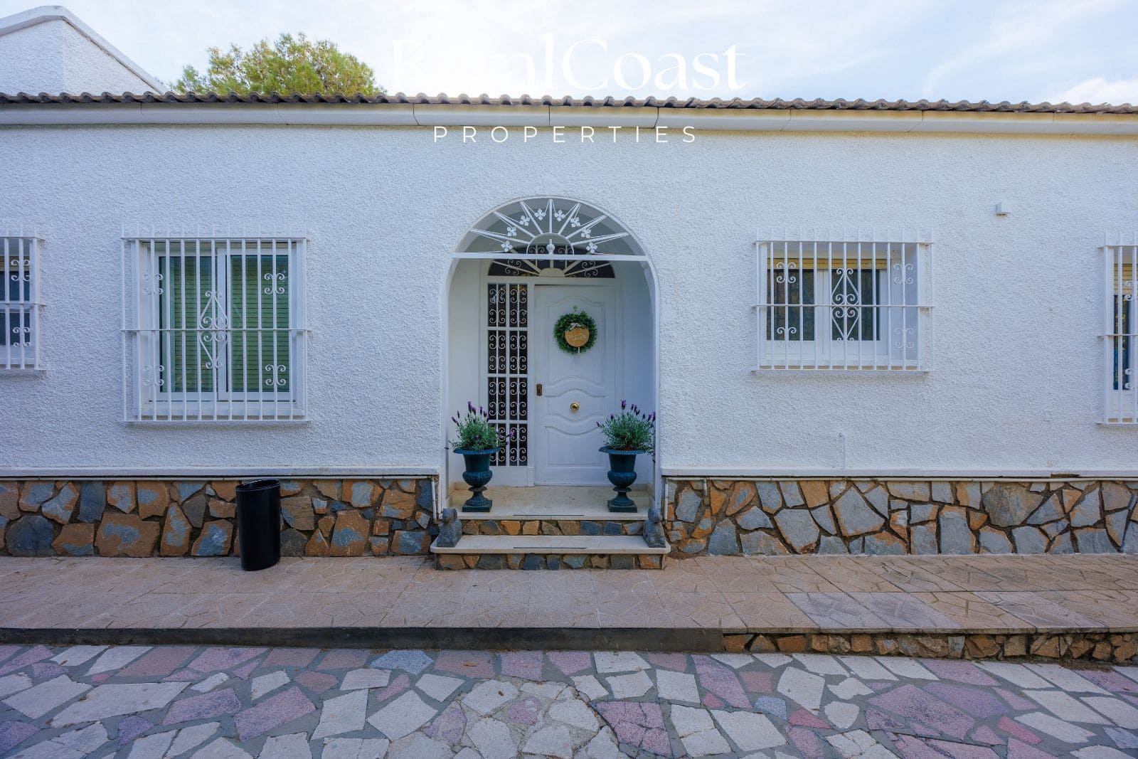 4 Zimmer Villa zu verkaufen in Busot mit Pool - 485.000 € (Ref: 9672198)