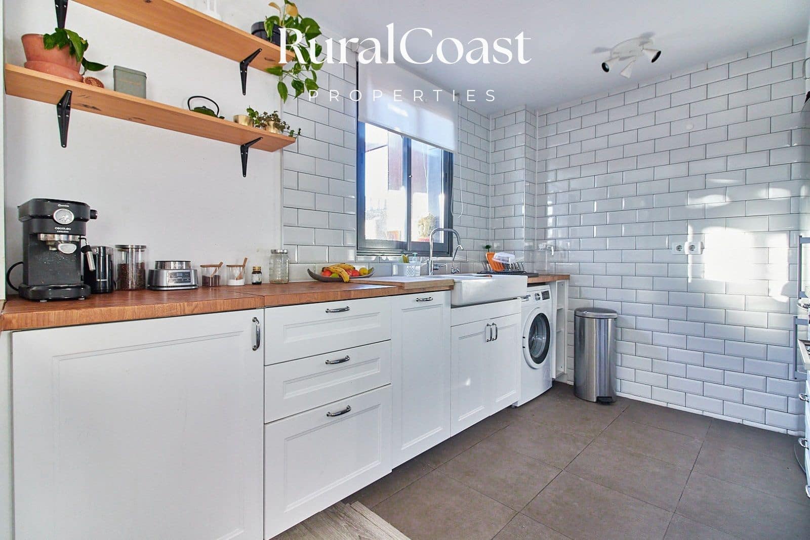 2 bedroom Flat for sale in El Campello with pool garage - € 339,000 (Ref: 9720780)