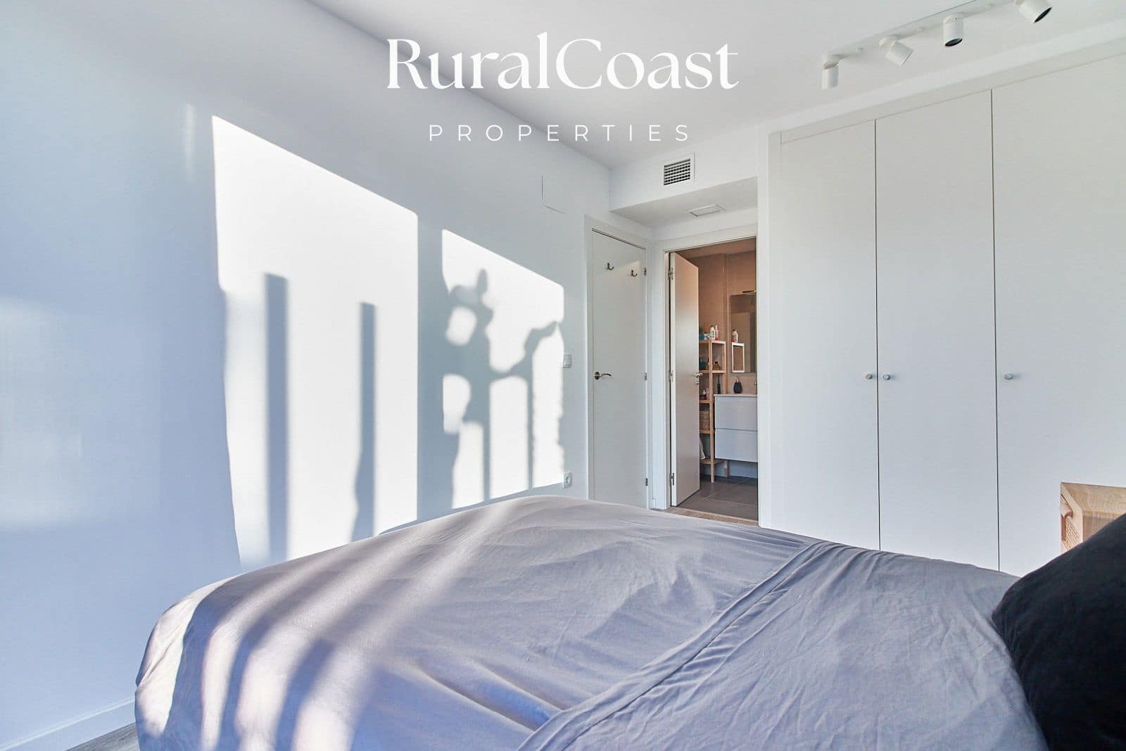 2 bedroom Flat for sale in El Campello with pool garage - € 339,000 (Ref: 9720780)