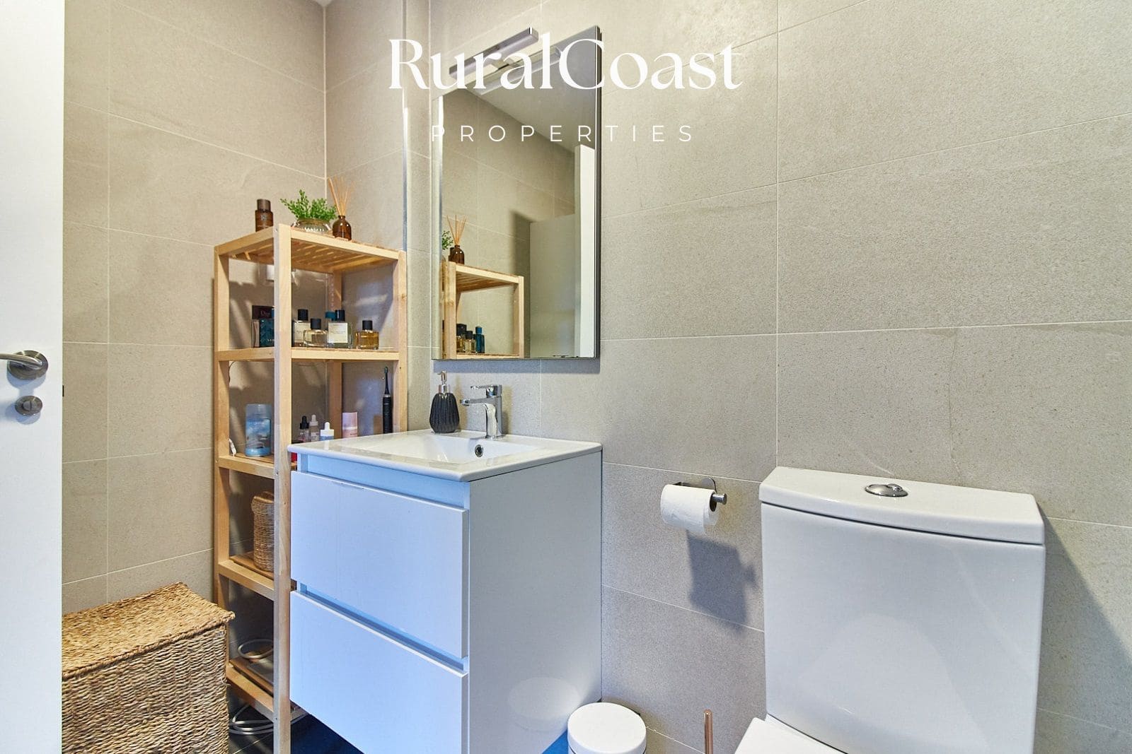 2 bedroom Flat for sale in El Campello with pool garage - € 339,000 (Ref: 9720780)