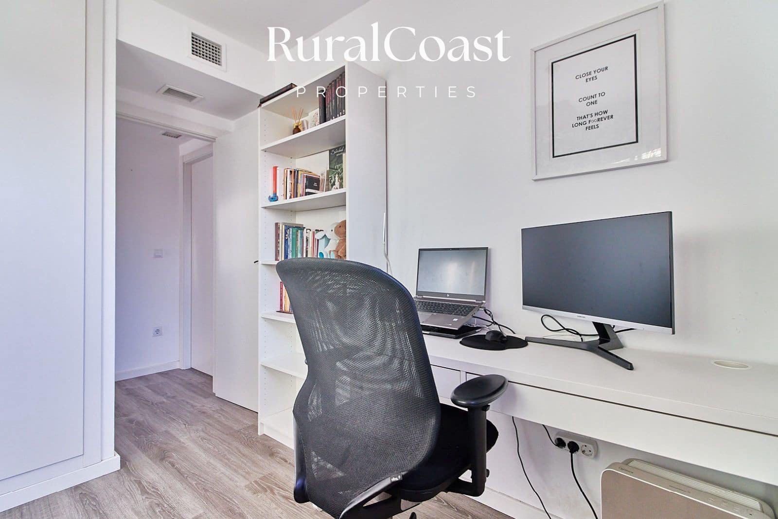 2 bedroom Flat for sale in El Campello with pool garage - € 339,000 (Ref: 9720780)