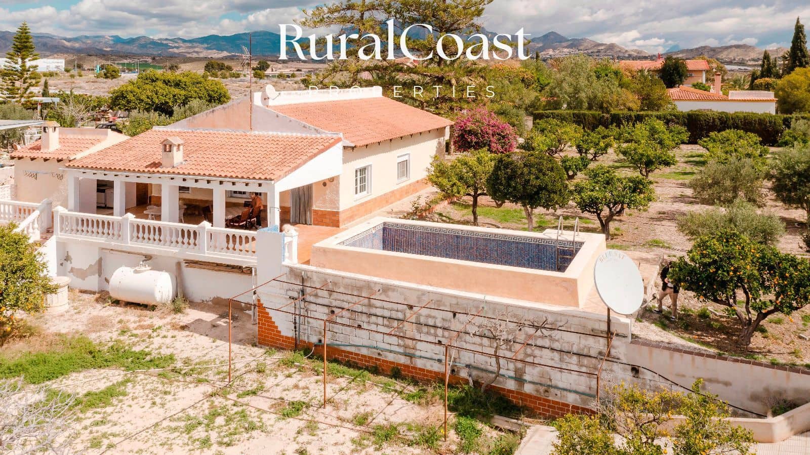 3 chambre Villa/Maison à vendre à Muchamiel / Mutxamel avec piscine garage - 350 000 € (Ref: 9778528)