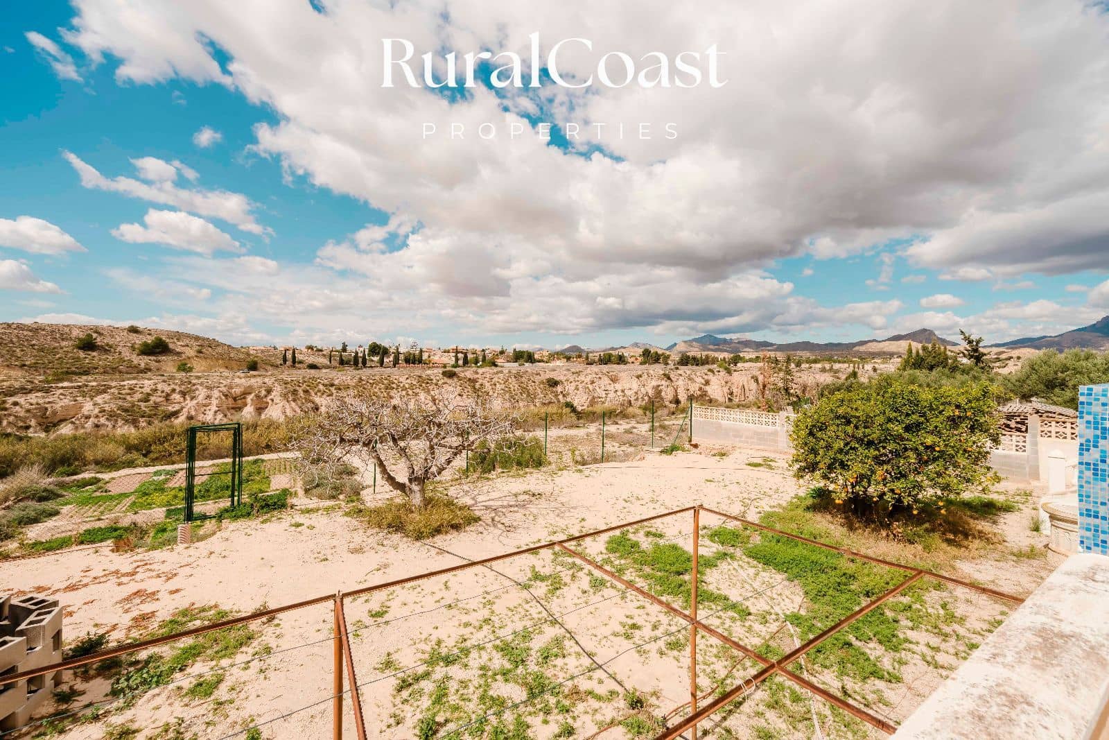 3 chambre Villa/Maison à vendre à Muchamiel / Mutxamel avec piscine garage - 350 000 € (Ref: 9778528)