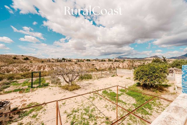 3 slaapkamer Villa te koop in Muchamiel / Mutxamel met zwembad garage - € 350.000 (Ref: 9778528)