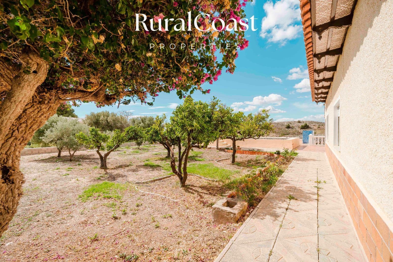 3 chambre Villa/Maison à vendre à Muchamiel / Mutxamel avec piscine garage - 350 000 € (Ref: 9778528)