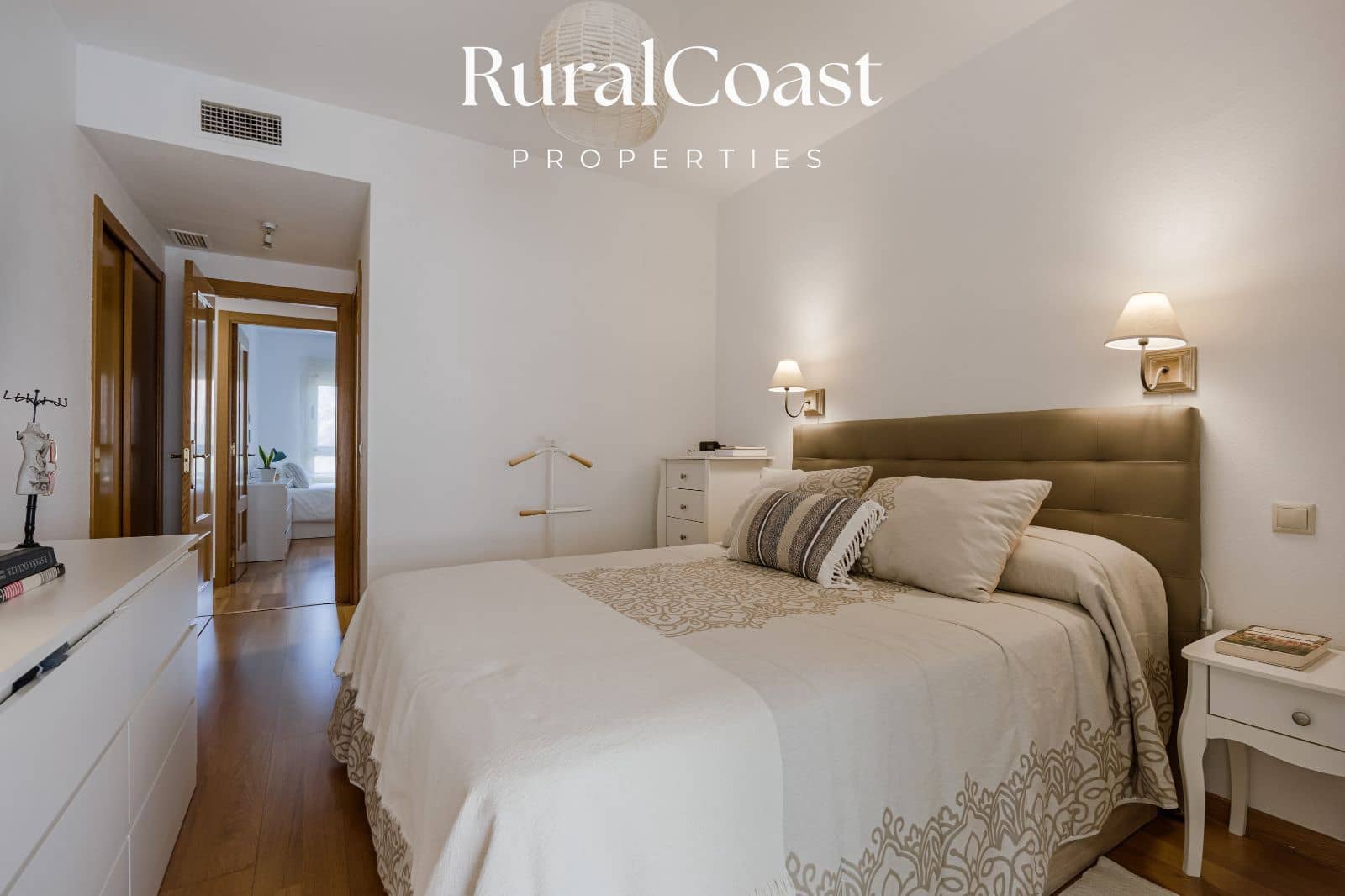 2 soverom Leilighet til salgs i Alicante by med svømmebasseng garasje - € 319 000 (Ref: 9778773)