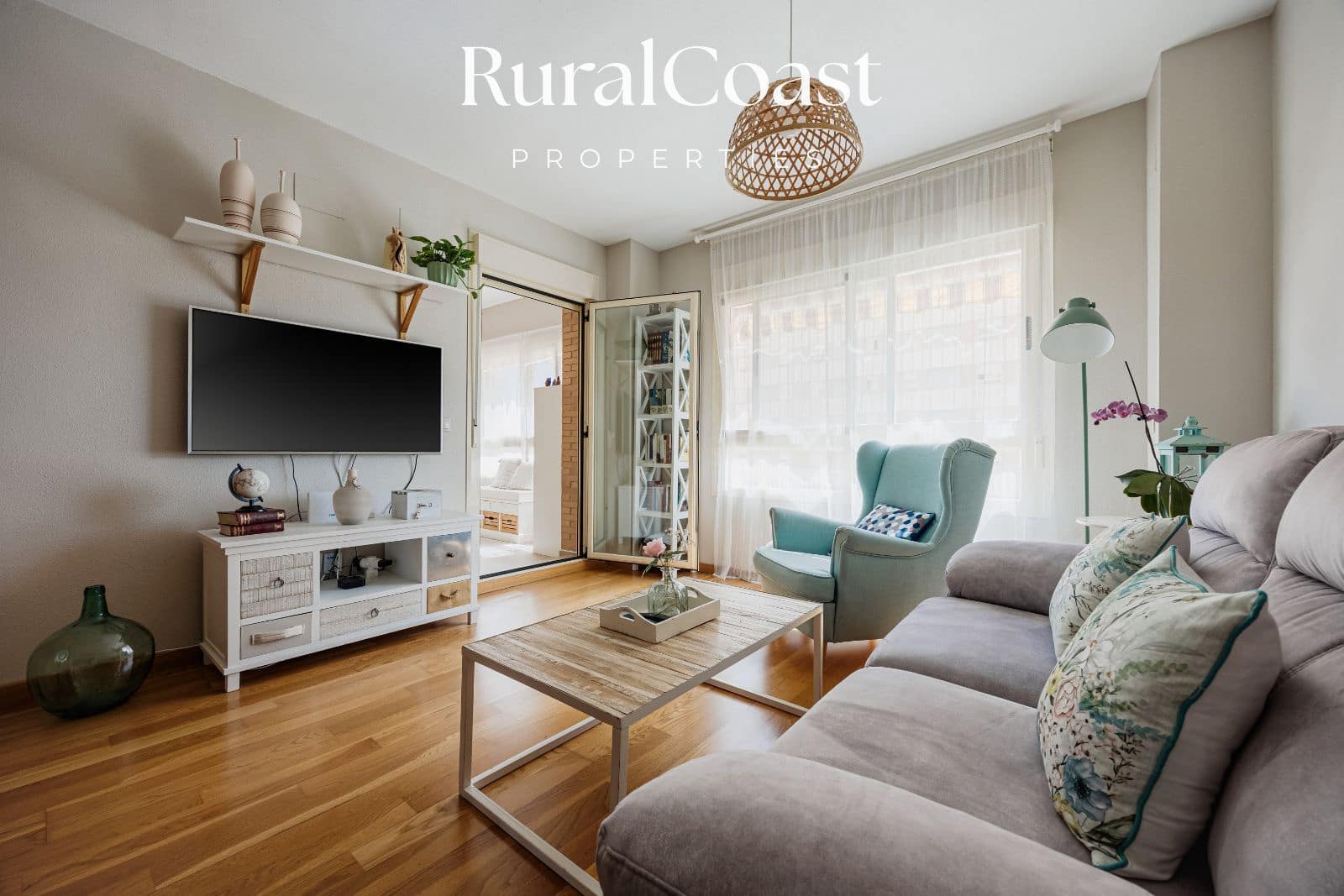 2 soverom Leilighet til salgs i Alicante by med svømmebasseng garasje - € 319 000 (Ref: 9778773)