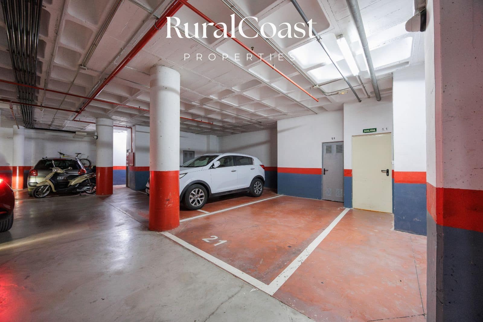 2 soverom Leilighet til salgs i Alicante by med svømmebasseng garasje - € 319 000 (Ref: 9778773)