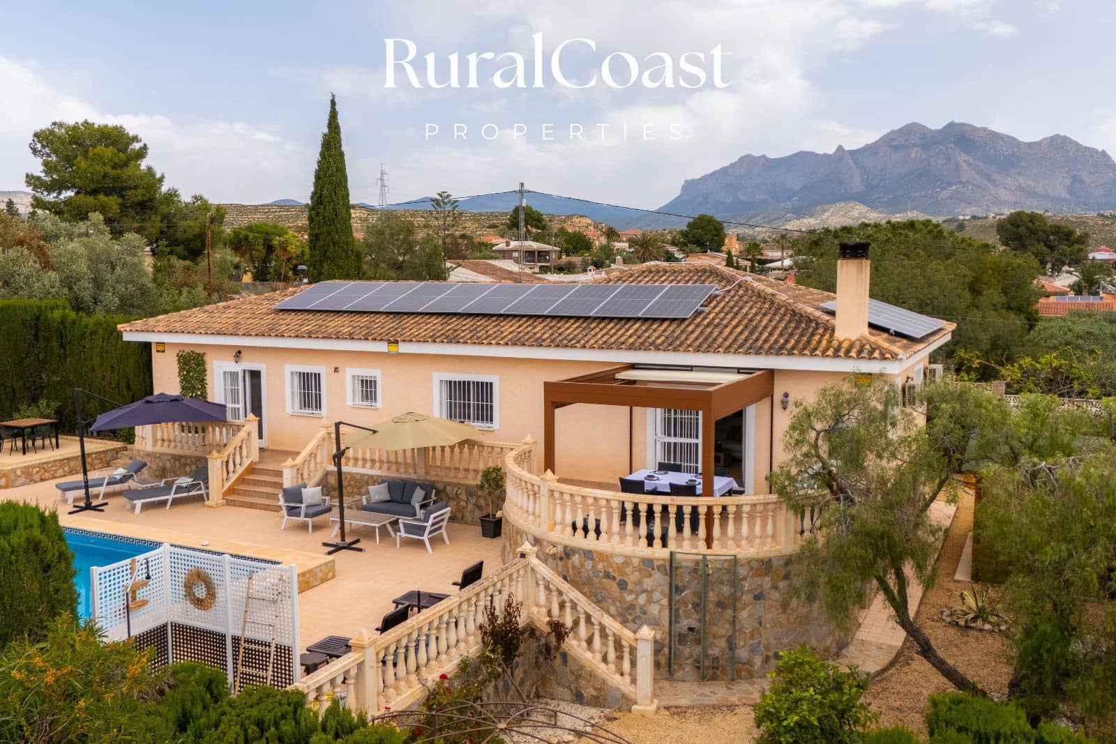 3 quarto Moradia para venda em Busot com piscina - 485 000 € (Ref: 9838472)