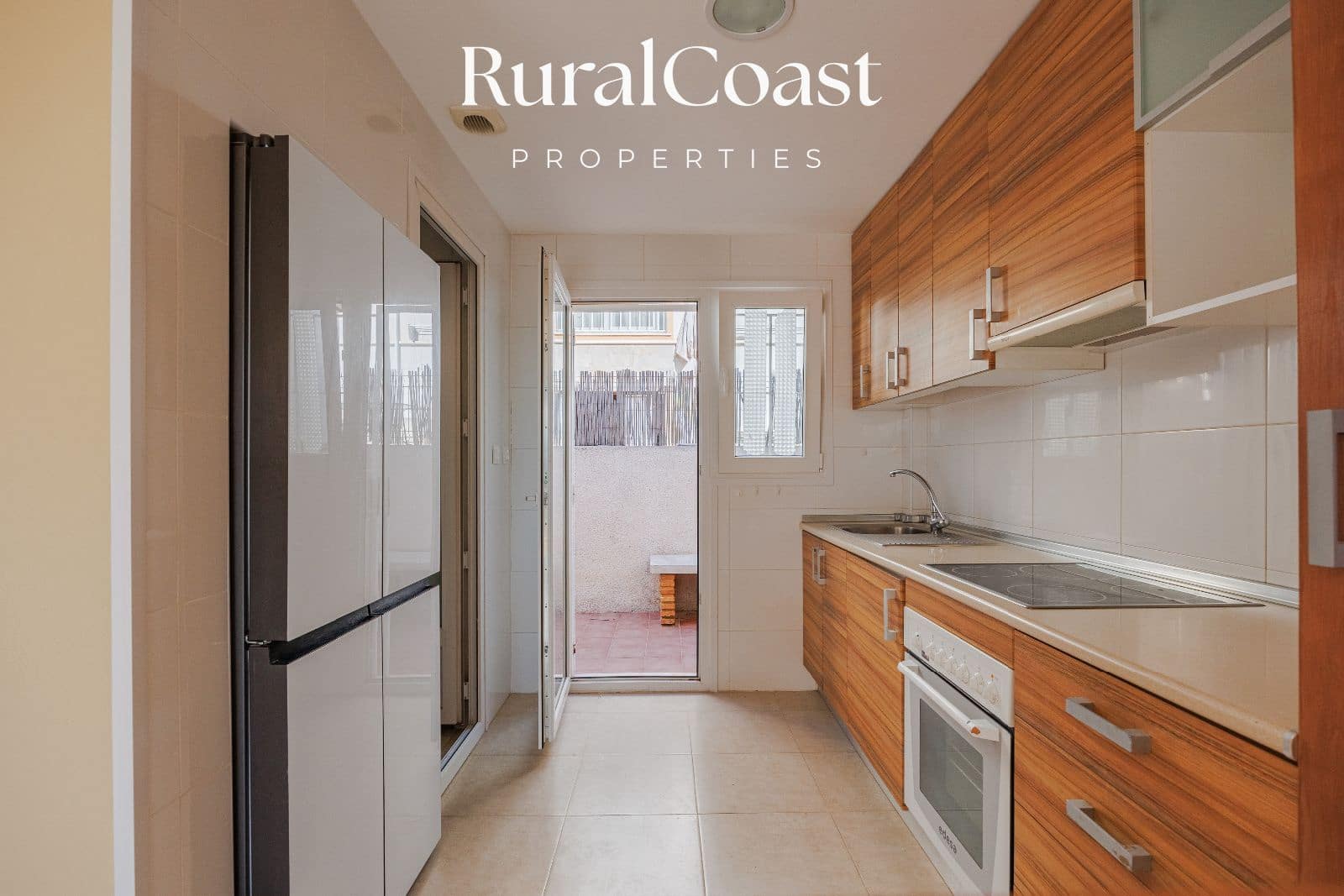 2 bedroom Townhouse for sale in Busot with pool garage - € 220,000 (Ref: 9844587)
