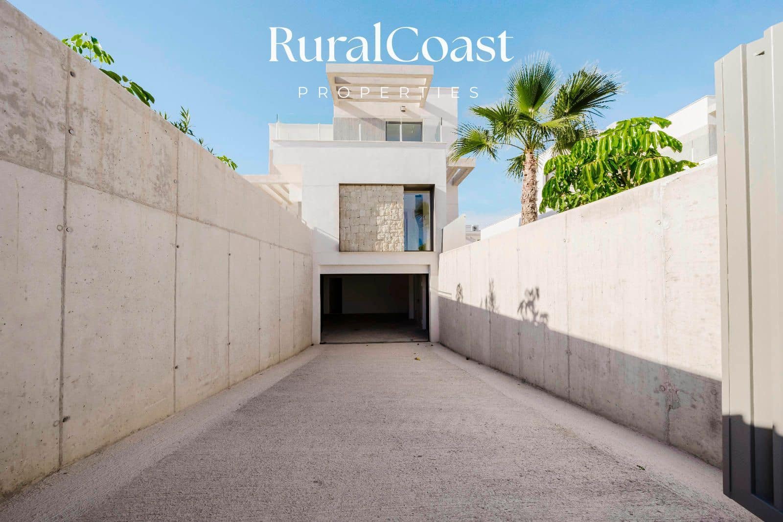 Chalet de 3 habitaciones en Finestrat en venta con piscina garaje - 895.000 € (Ref: 9850609)