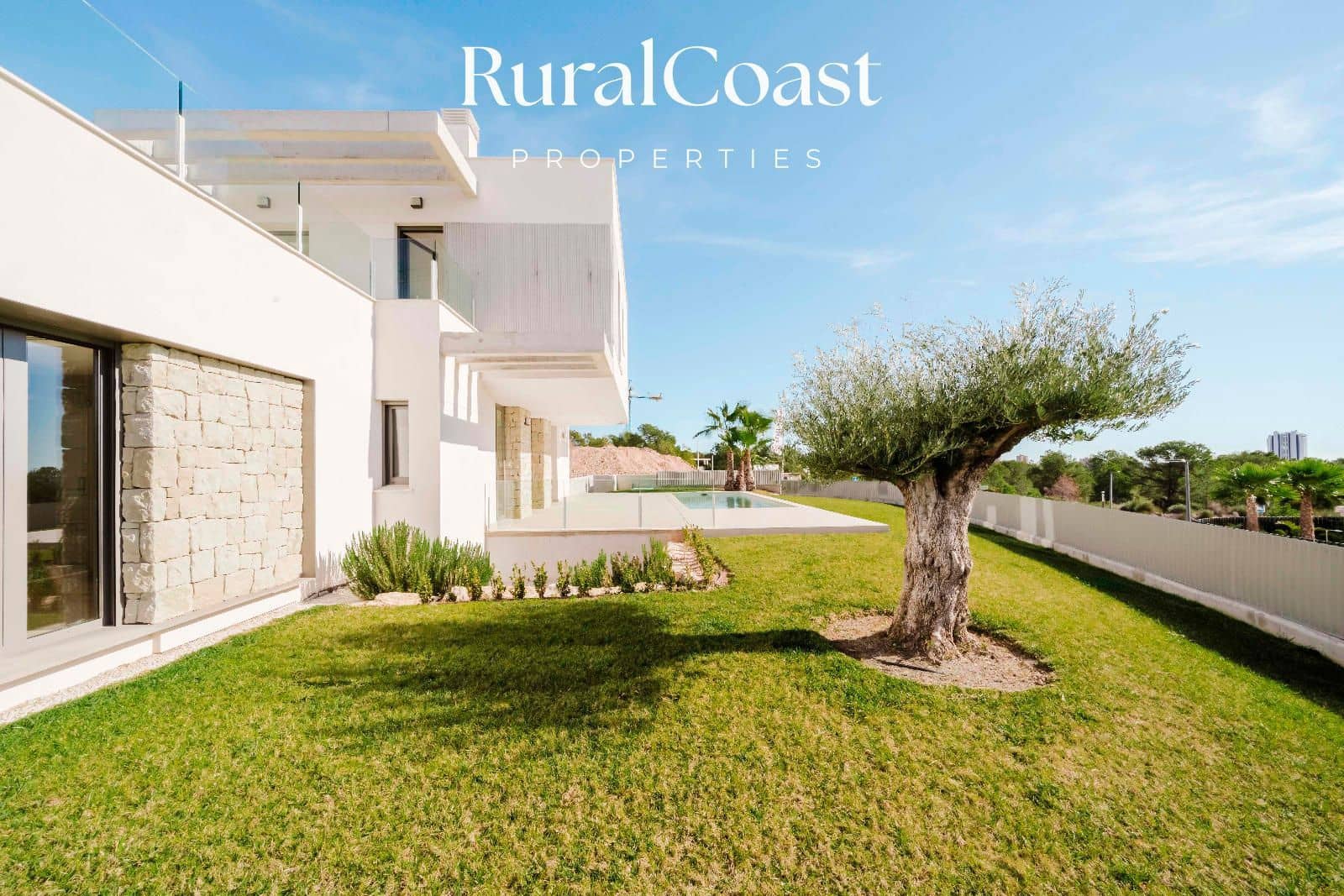 Chalet de 3 habitaciones en Finestrat en venta con piscina garaje - 895.000 € (Ref: 9850609)