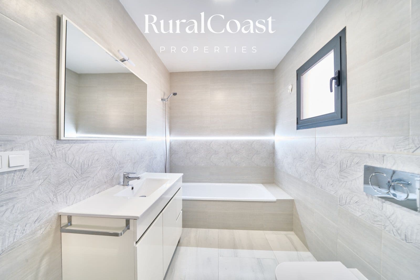 4 quarto Moradia para venda em Busot com piscina - 570 000 € (Ref: 9852191)