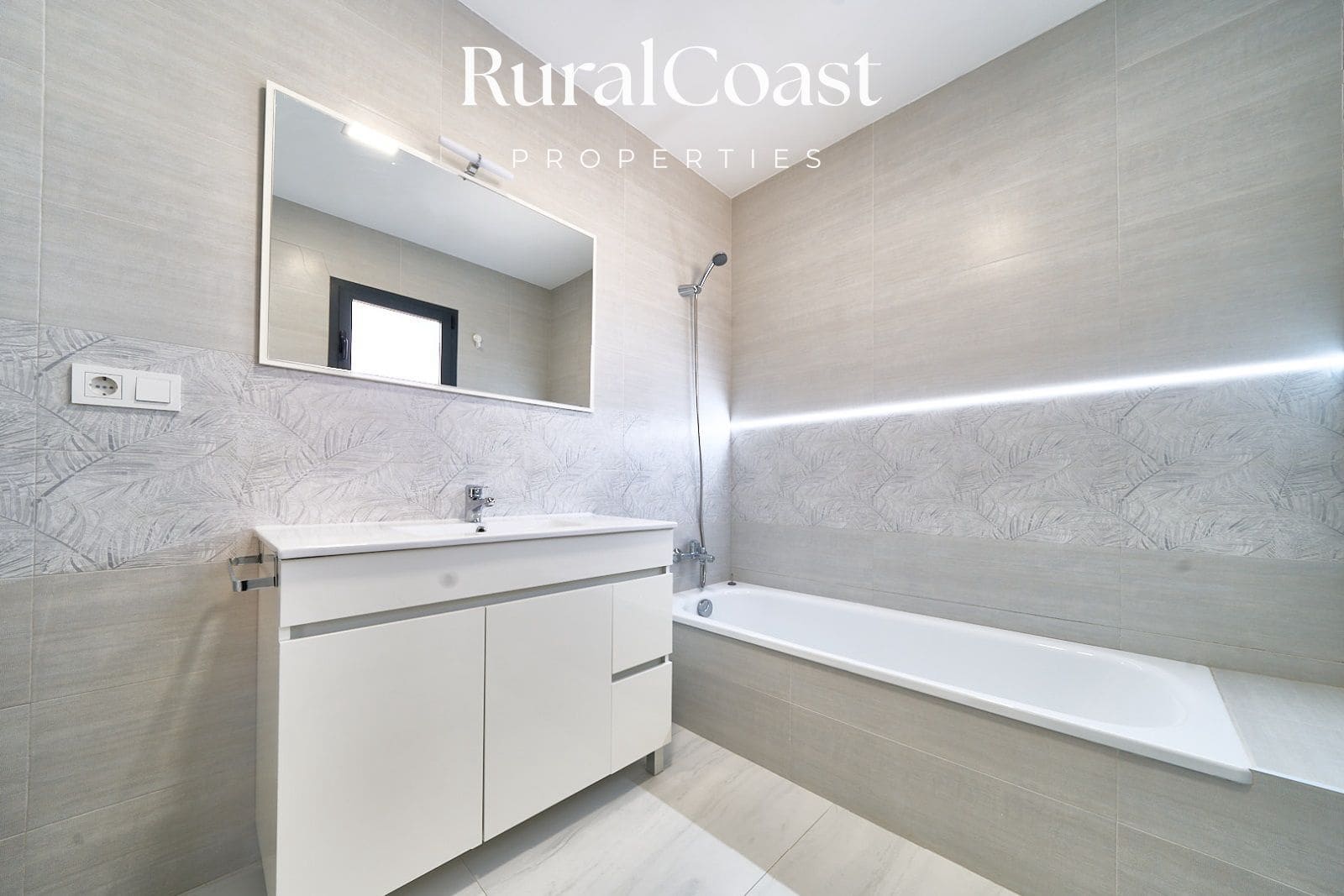 4 quarto Moradia para venda em Busot com piscina - 570 000 € (Ref: 9852191)