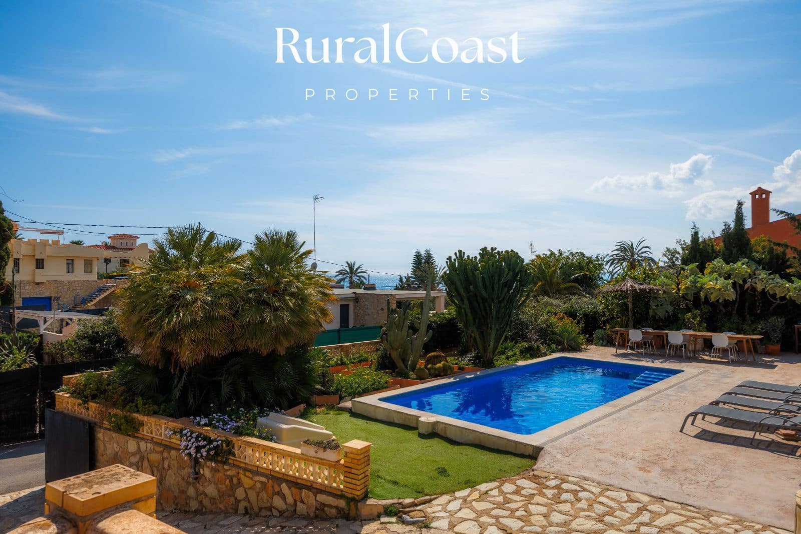 5 bedroom Townhouse for sale in Coveta Fuma with pool - € 425,000 (Ref: 9895458)