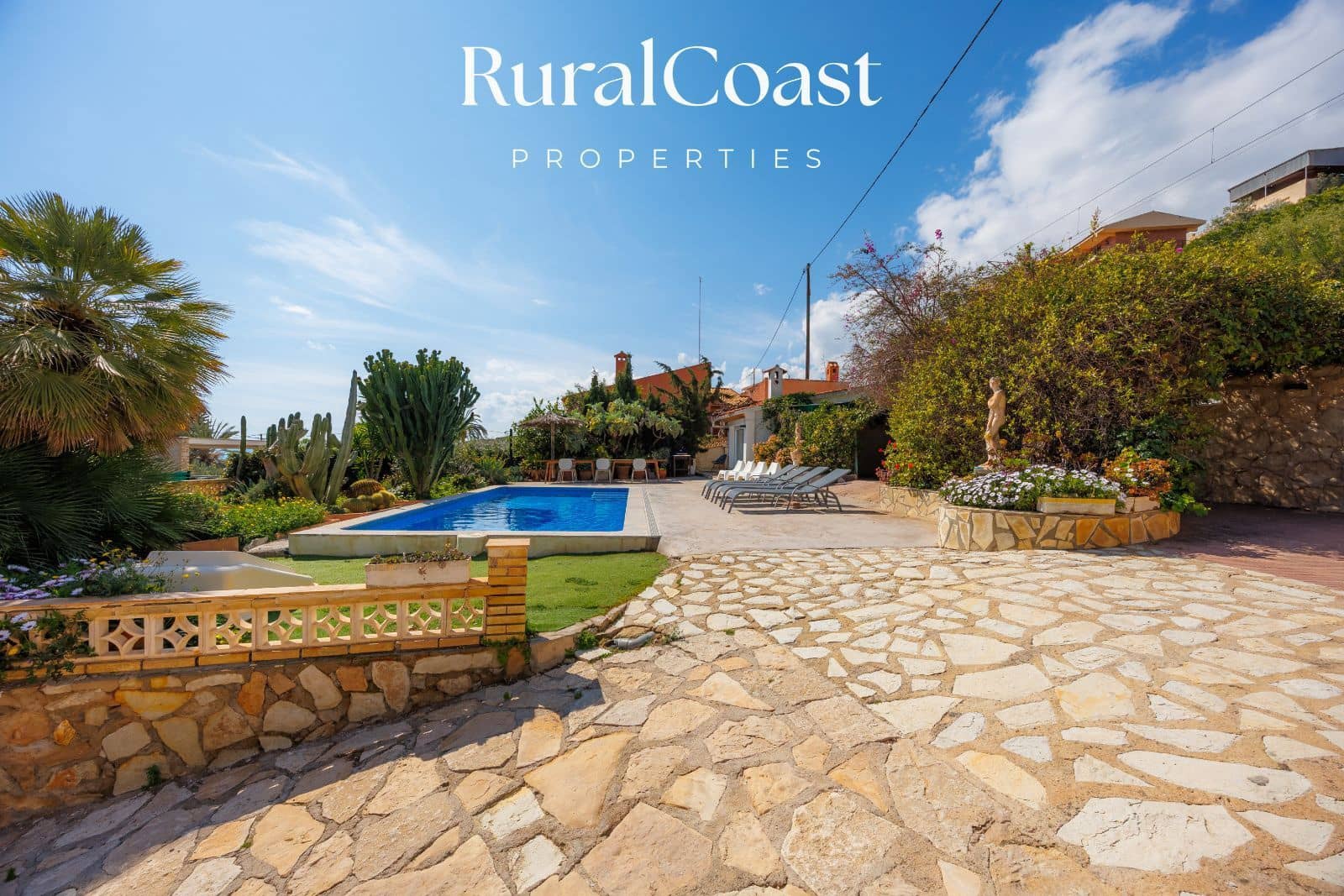 5 bedroom Townhouse for sale in Coveta Fuma with pool - € 425,000 (Ref: 9895458)