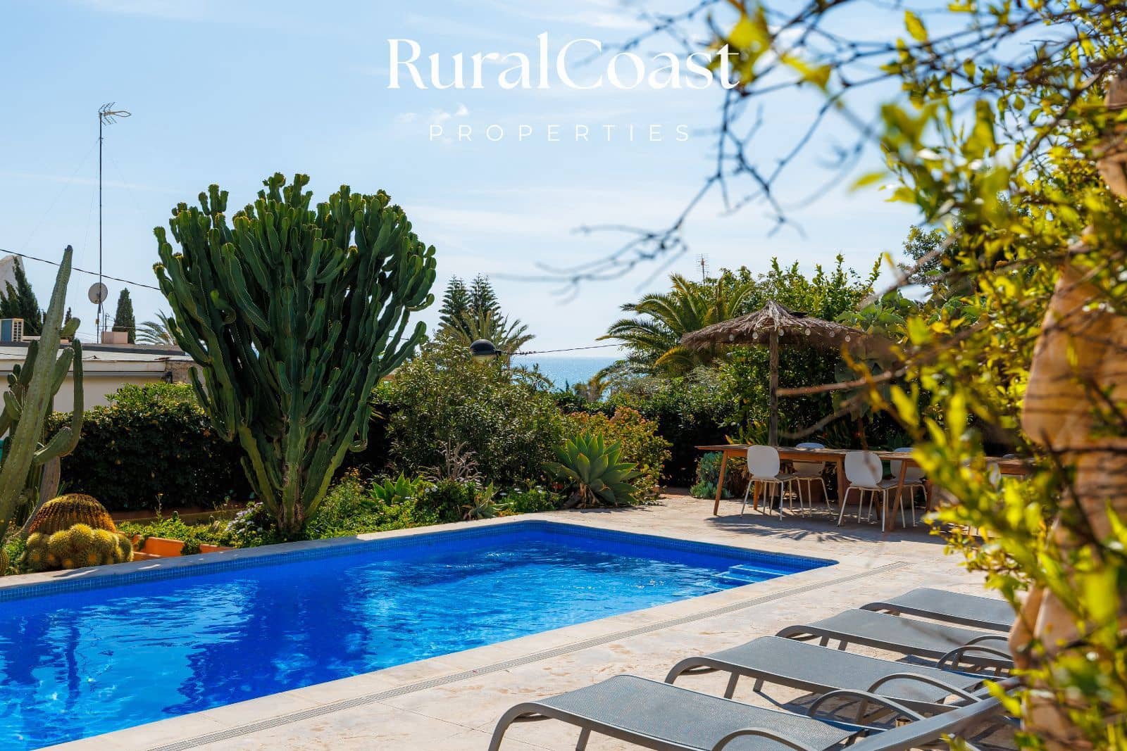 5 bedroom Townhouse for sale in Coveta Fuma with pool - € 425,000 (Ref: 9895458)