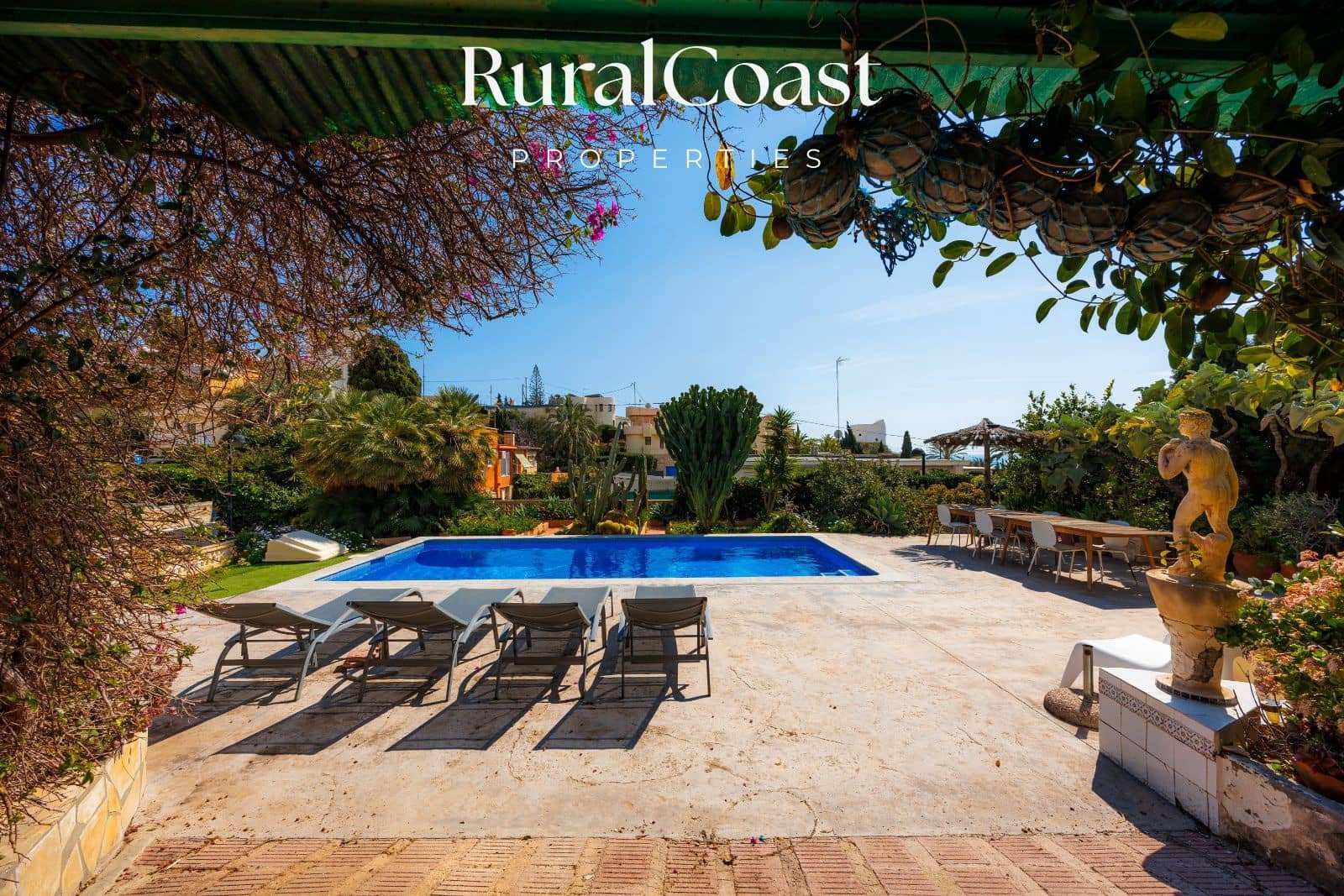 5 bedroom Townhouse for sale in Coveta Fuma with pool - € 425,000 (Ref: 9895458)