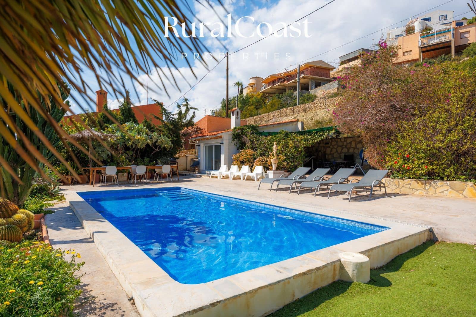 5 bedroom Townhouse for sale in Coveta Fuma with pool - € 425,000 (Ref: 9895458)