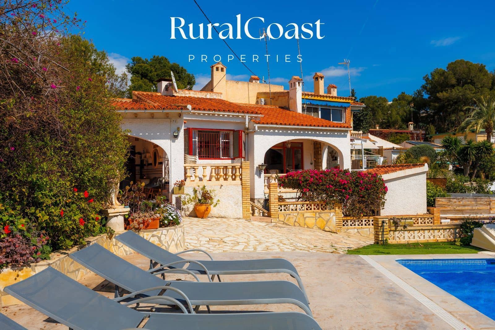 5 bedroom Townhouse for sale in Coveta Fuma with pool - € 425,000 (Ref: 9895458)