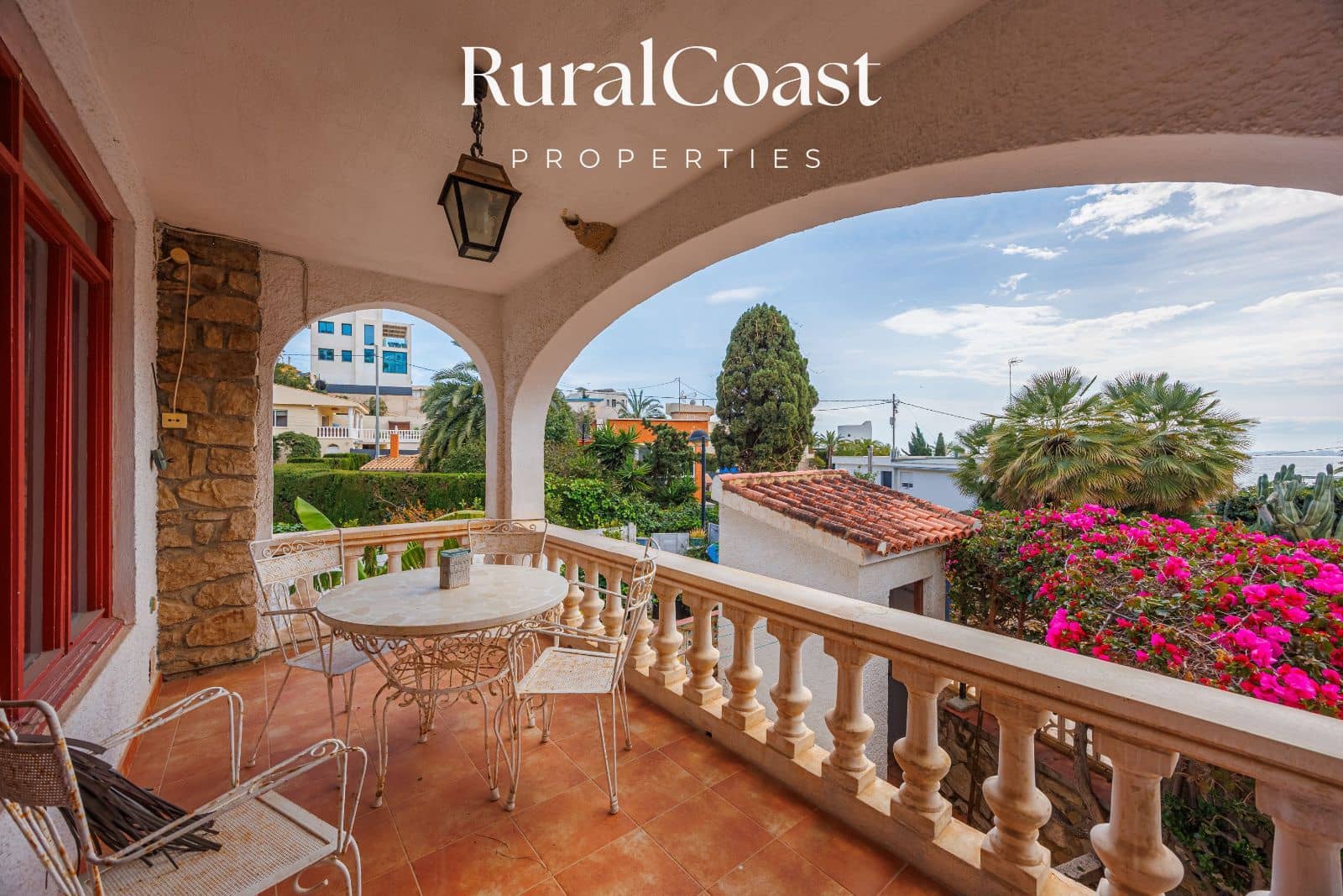 5 bedroom Townhouse for sale in Coveta Fuma with pool - € 425,000 (Ref: 9895458)
