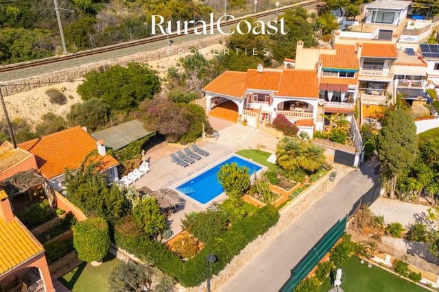 5 bedroom Townhouse for sale in Coveta Fuma, El Campello with pool - € 425,000 (Ref: 9895458)