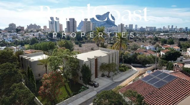 3 bedroom Villa for sale in Pueblo, Calpe / Calp with pool - € 1,099,000 (Ref: 9902057)