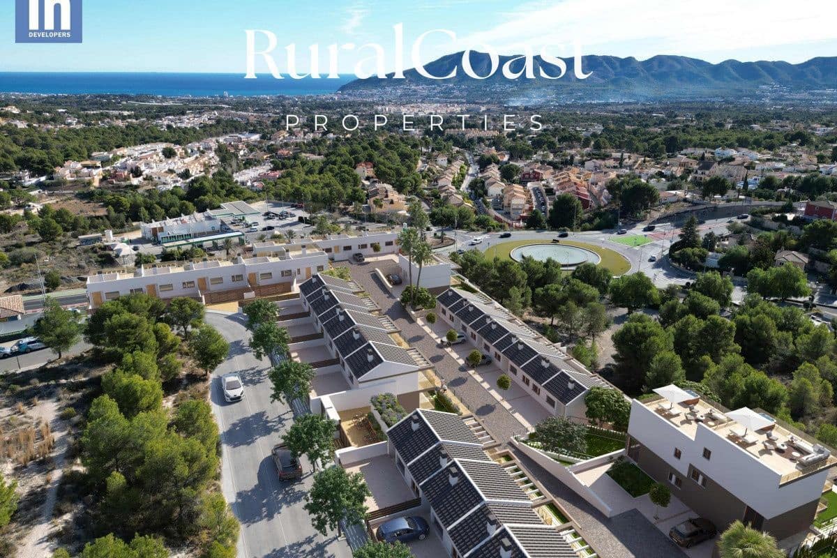 4 bedroom Townhouse for sale in La Nucia with pool garage - € 465,000 (Ref: 9921026)