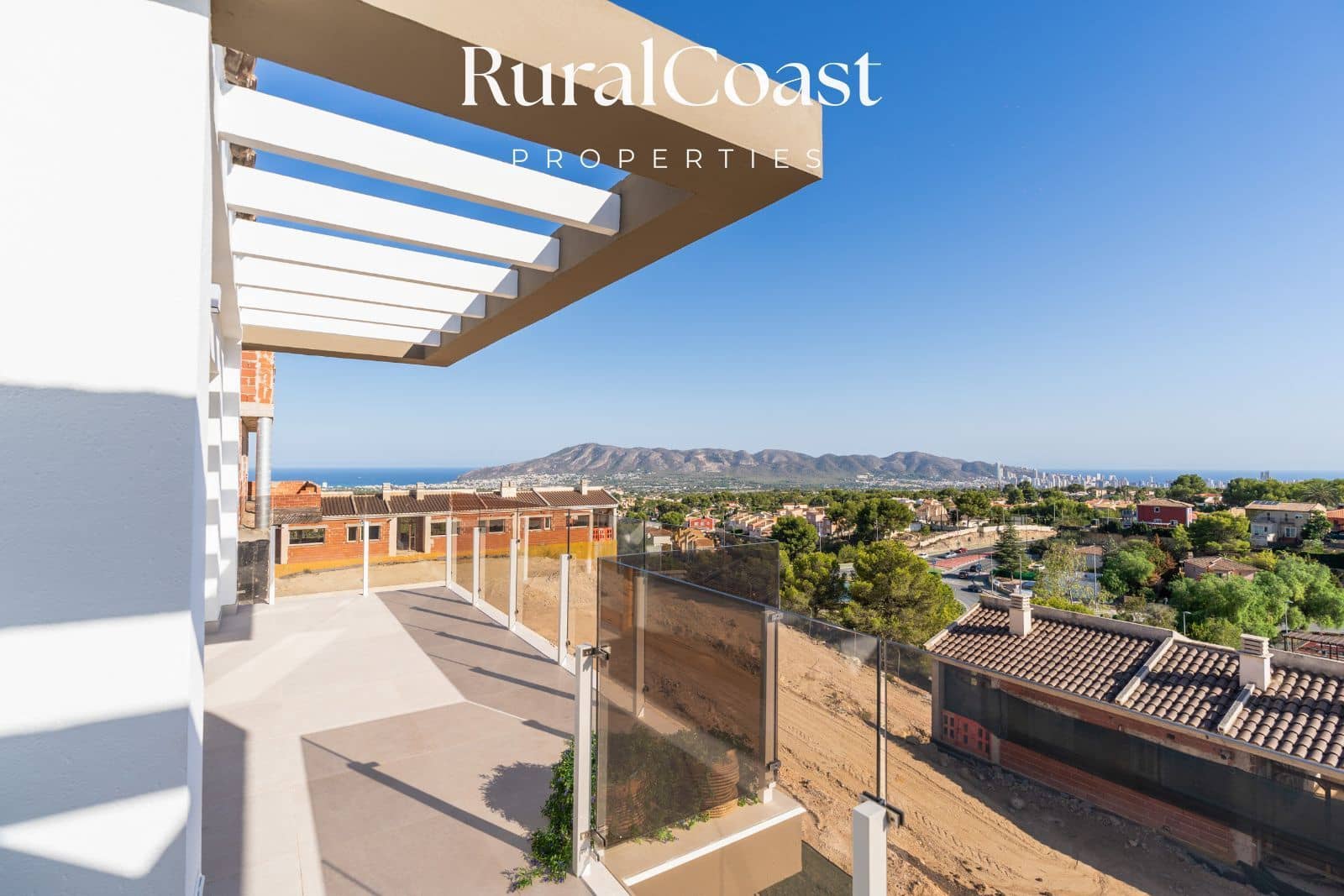 4 bedroom Townhouse for sale in La Nucia with pool garage - € 465,000 (Ref: 9921026)