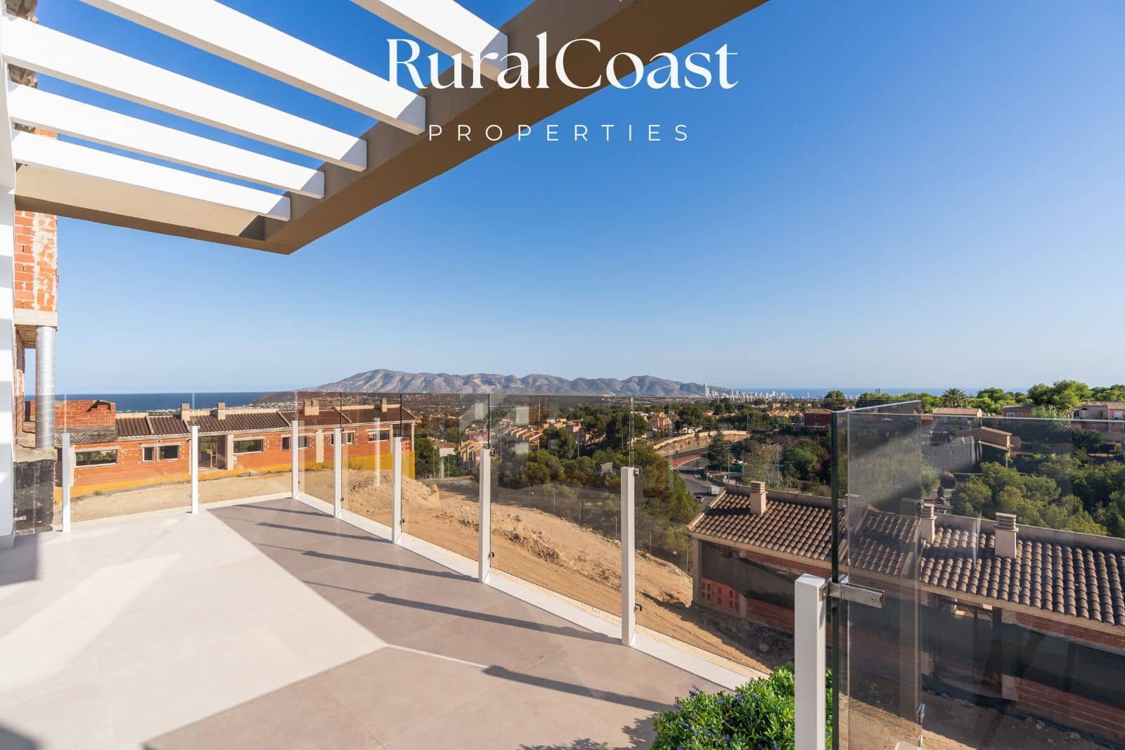 4 bedroom Townhouse for sale in La Nucia with pool garage - € 465,000 (Ref: 9921026)