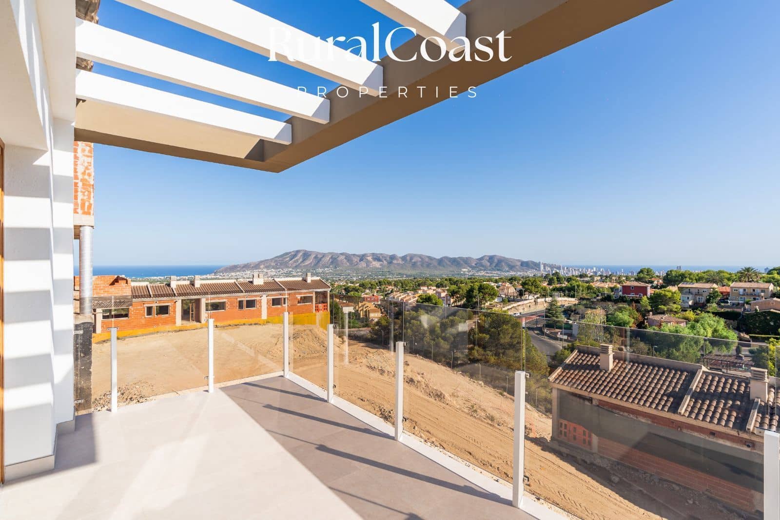 4 bedroom Townhouse for sale in La Nucia with pool garage - € 465,000 (Ref: 9921026)