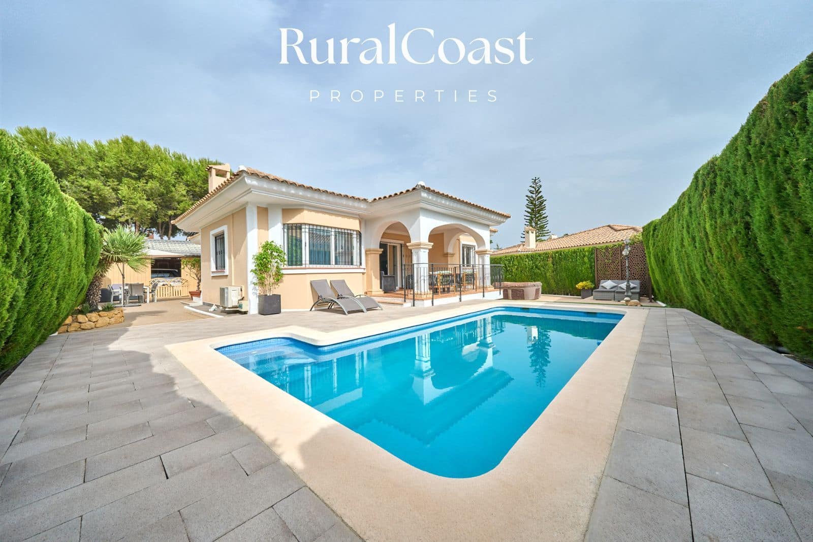 4 bedroom Villa for sale in Muchamiel / Mutxamel with pool garage - € 545,000 (Ref: 9981608)
