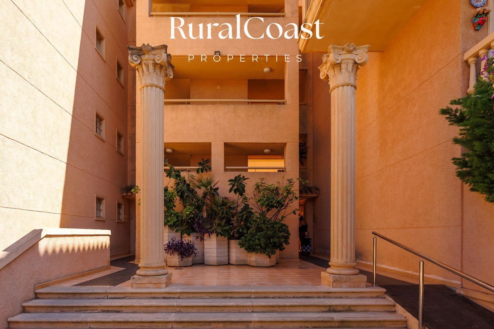 2 bedroom Flat for sale in El Campello with pool garage - € 295,000 (Ref: 9998009)