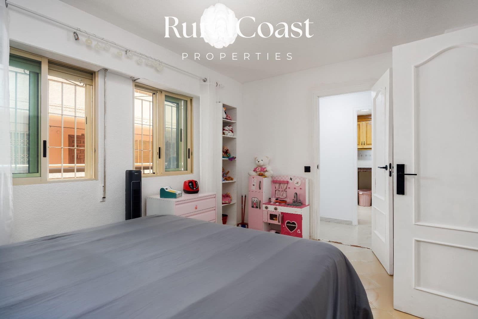 2 bedroom Flat for sale in El Campello with pool garage - € 295,000 (Ref: 9998009)
