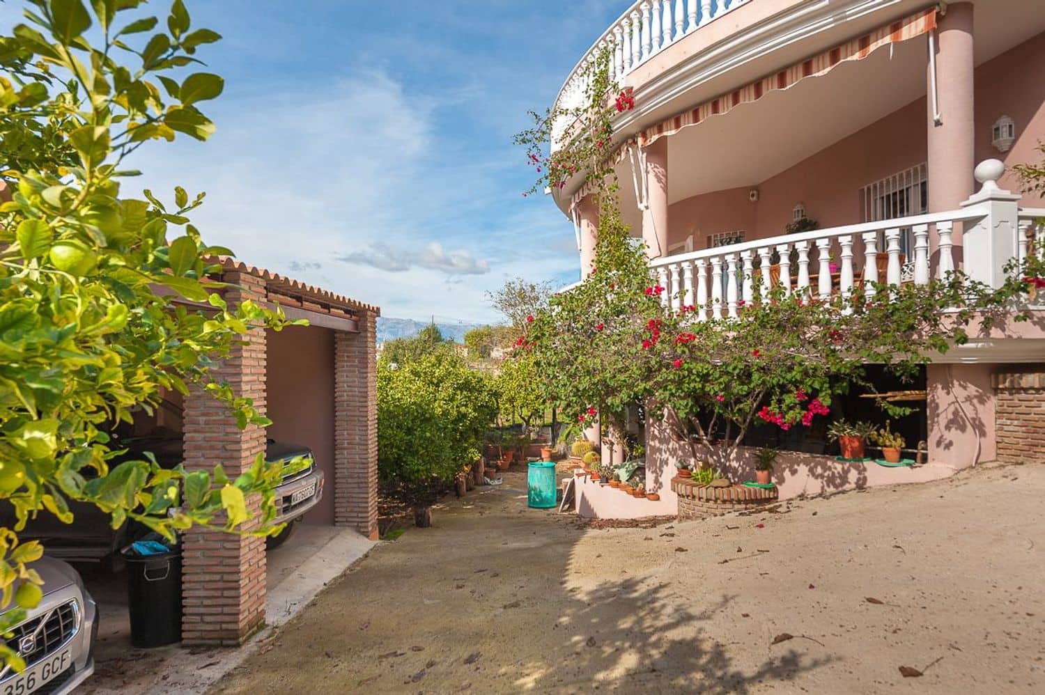 4 sypialnia Finka/Dom wiejski na sprzedaż w Coin z basenem garażem - 697 000 € (Ref: 5879845)