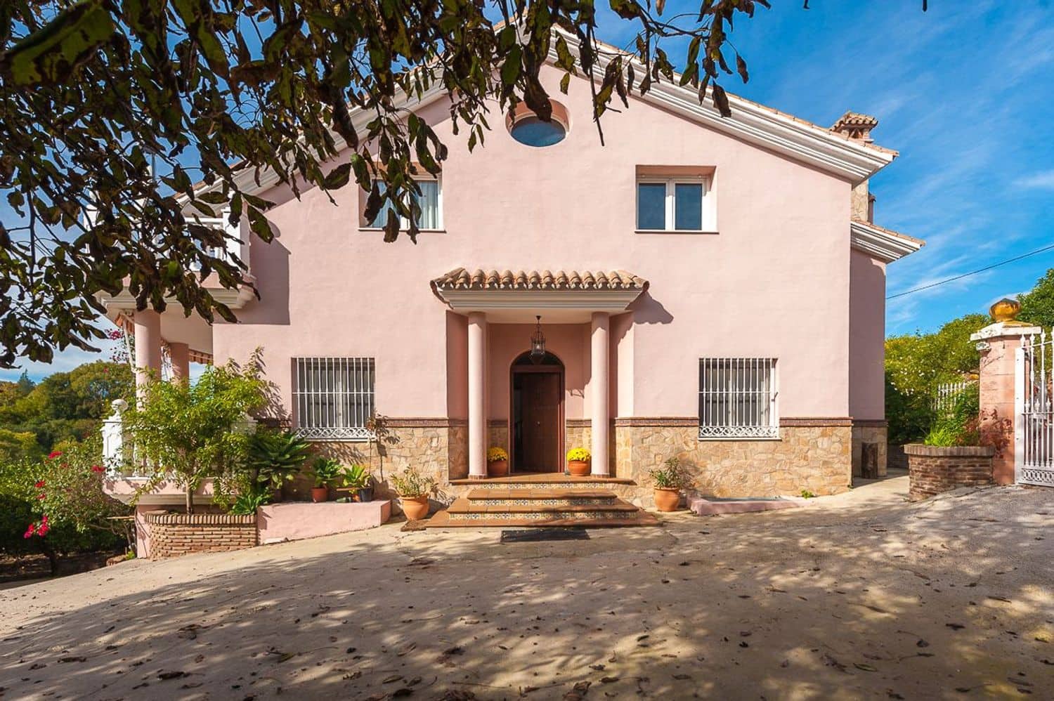 4 sypialnia Finka/Dom wiejski na sprzedaż w Coin z basenem garażem - 697 000 € (Ref: 5879845)