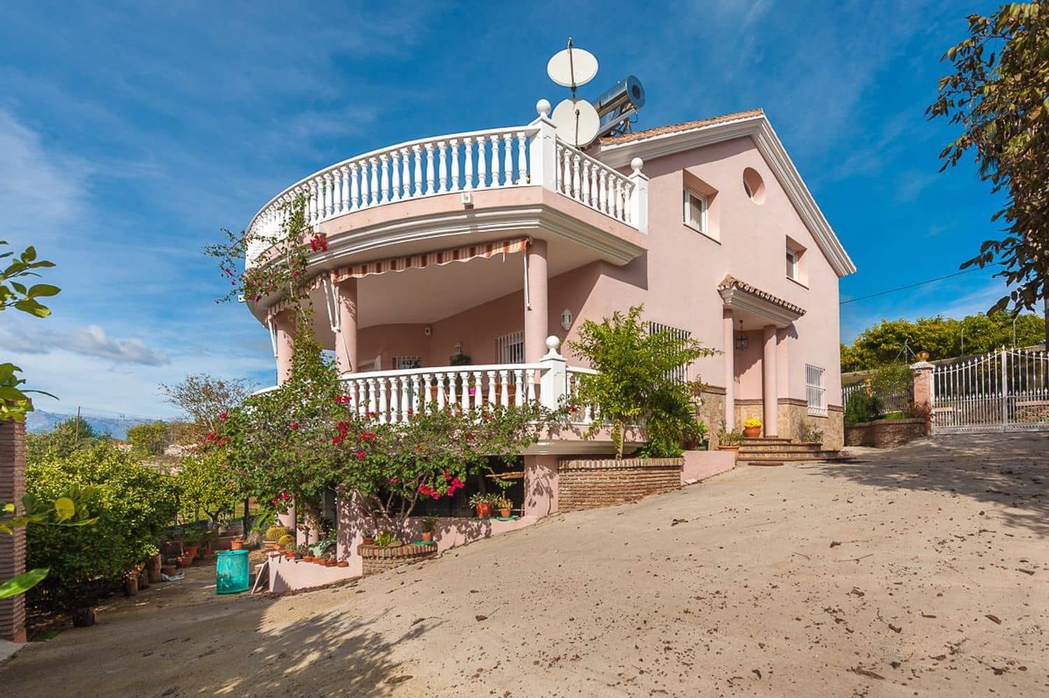 4 sypialnia Finka/Dom wiejski na sprzedaż w Coin z basenem garażem - 697 000 € (Ref: 5879845)