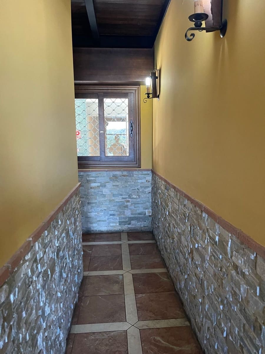 Commercial for sale in Monda - € 1,000,000 (Ref: 7725356)