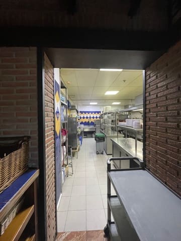 Erhverv til salg i Monda - € 1.000.000 (Ref: 7725356)