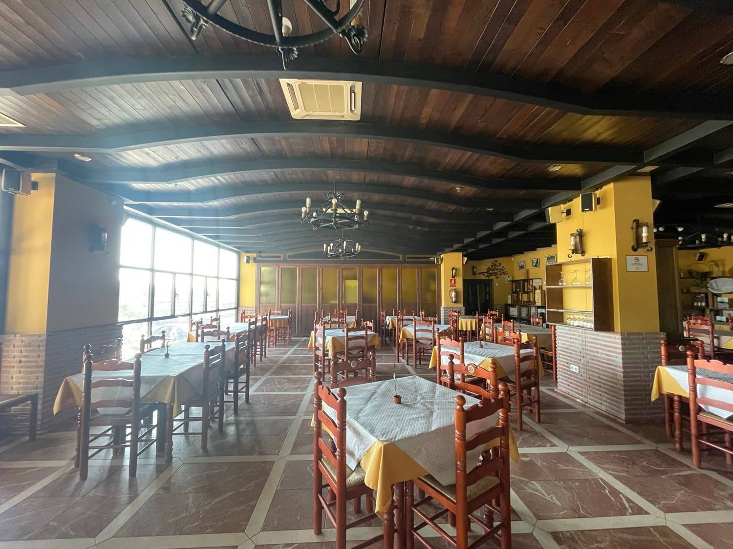 Commercial for sale in Monda - € 1,000,000 (Ref: 7725356)