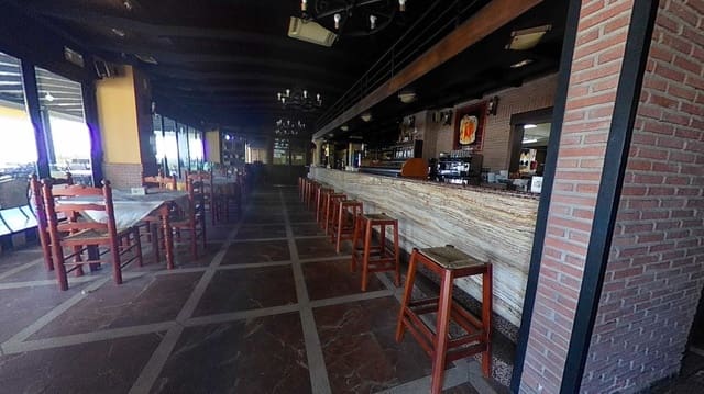 Erhverv til salg i Monda - € 1.000.000 (Ref: 7725356)