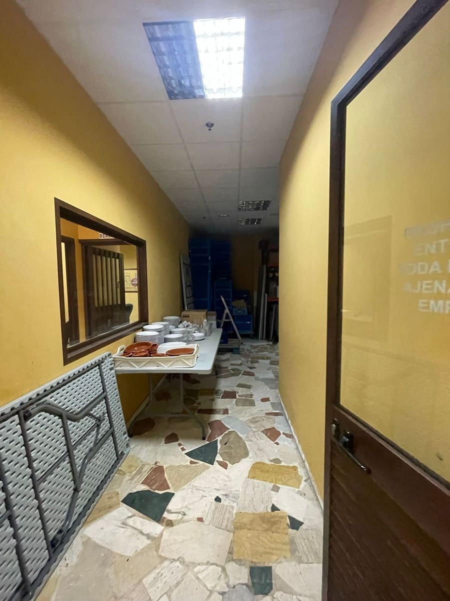 Commercial for sale in Monda - € 950,000 (Ref: 7725357)