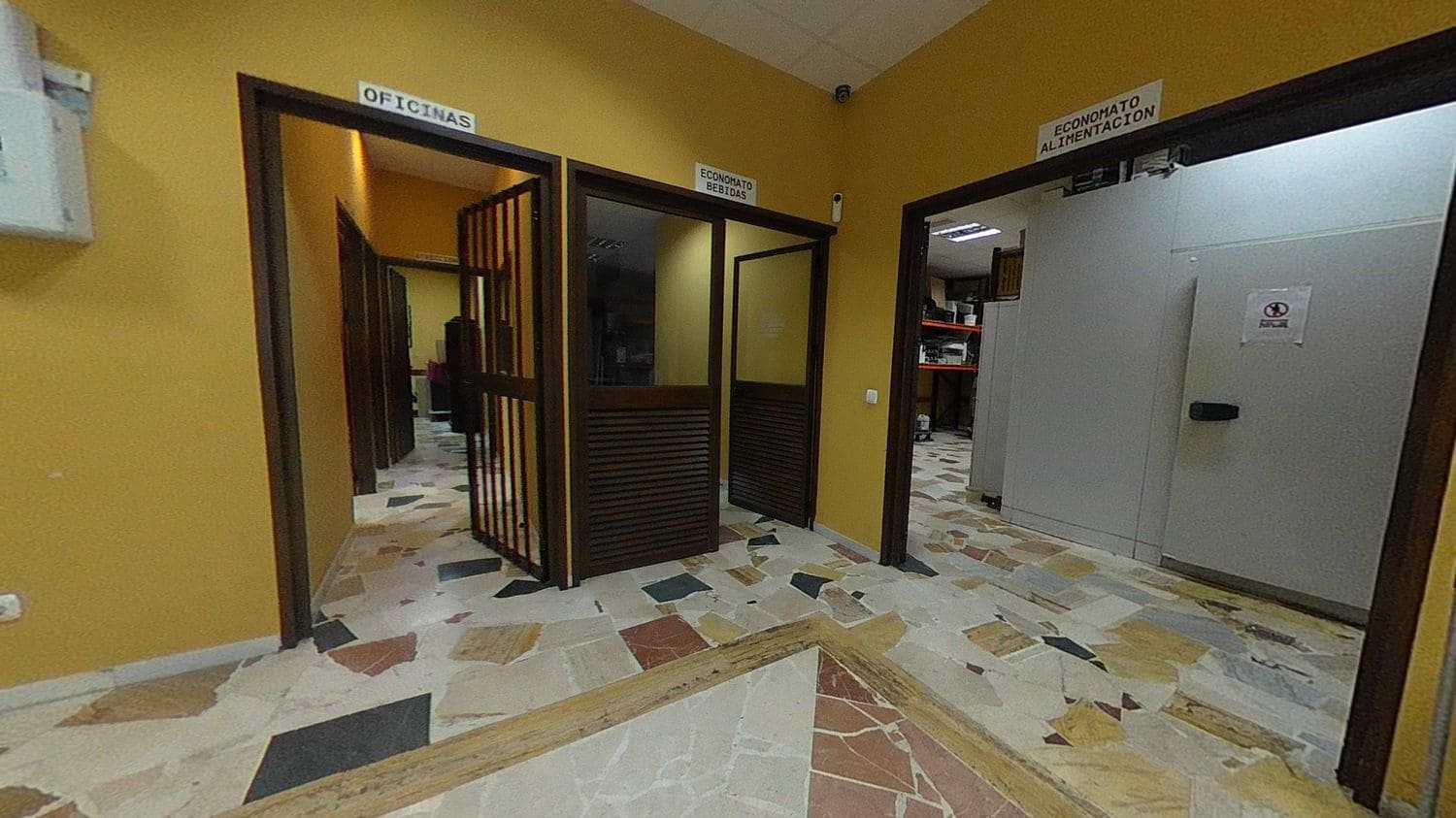 Commercial for sale in Monda - € 950,000 (Ref: 7725357)