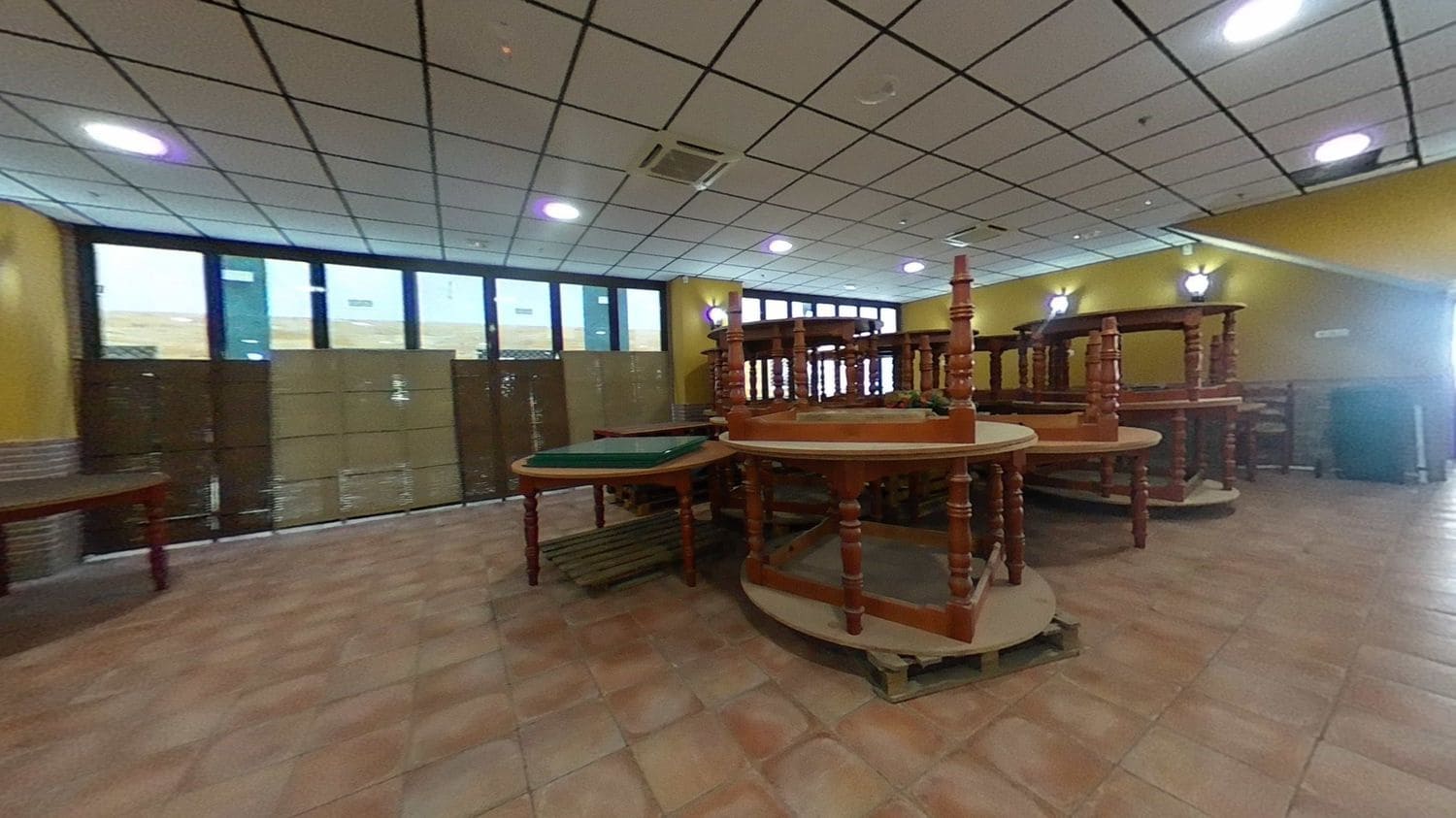 Commercial for sale in Monda - € 950,000 (Ref: 7725357)