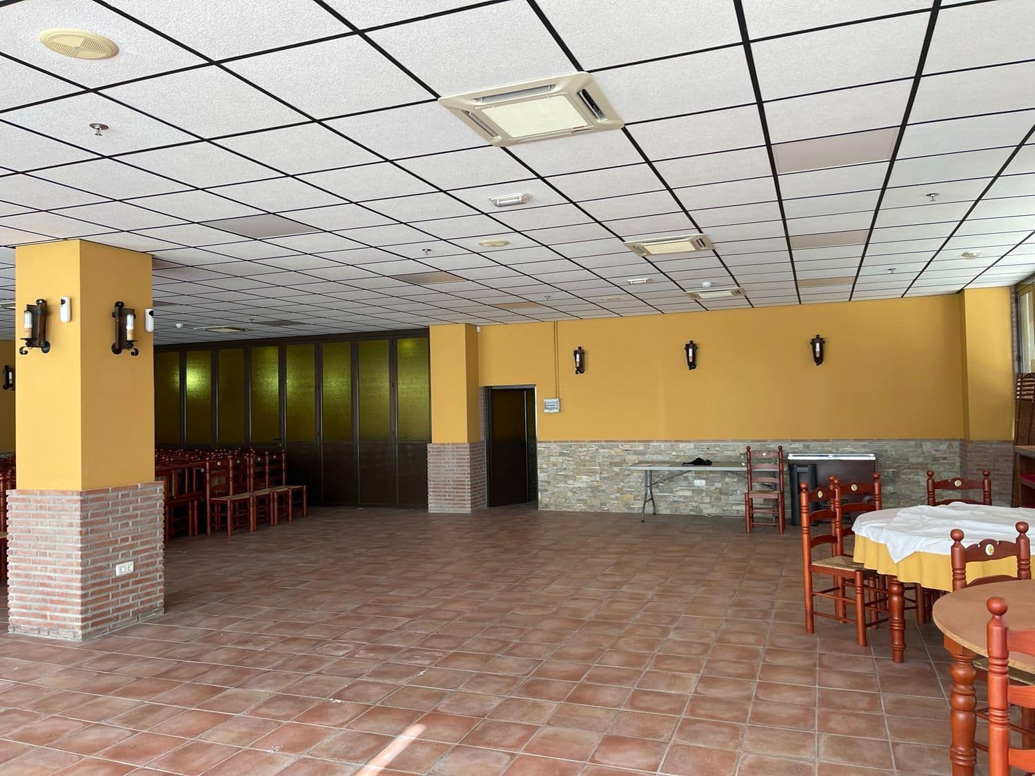 Commercial for sale in Monda - € 950,000 (Ref: 7725357)