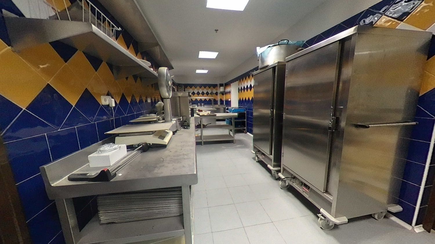 Commercial for sale in Monda - € 950,000 (Ref: 7725357)