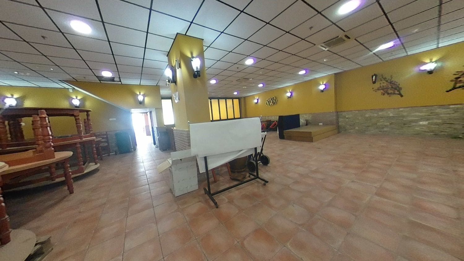 Commercial for sale in Monda - € 950,000 (Ref: 7725357)