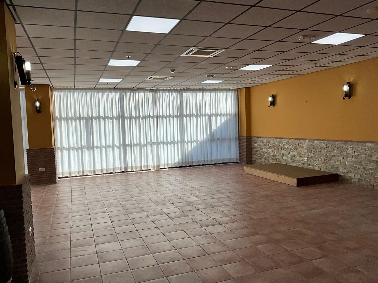 Commerciale in vendita in Monda - 950.000 € (Rif: 7725357)